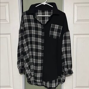 NWOT Black and White Plaid Women’s Button Down Shirt, Size Medium